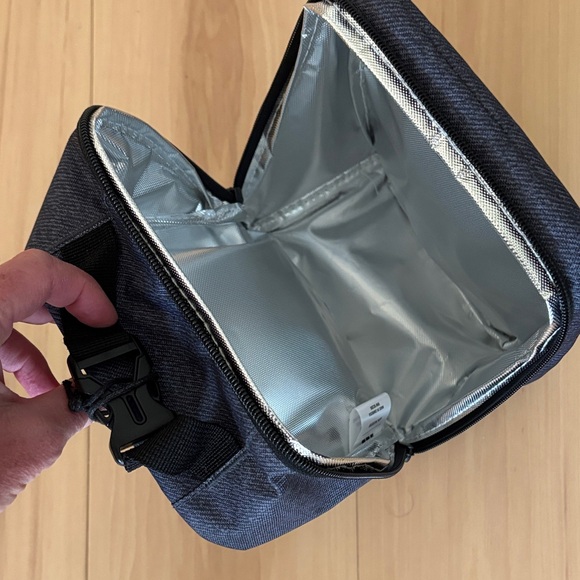 NWT Adidas Santiago 3 Lunch Bag - Picture 5 of 5